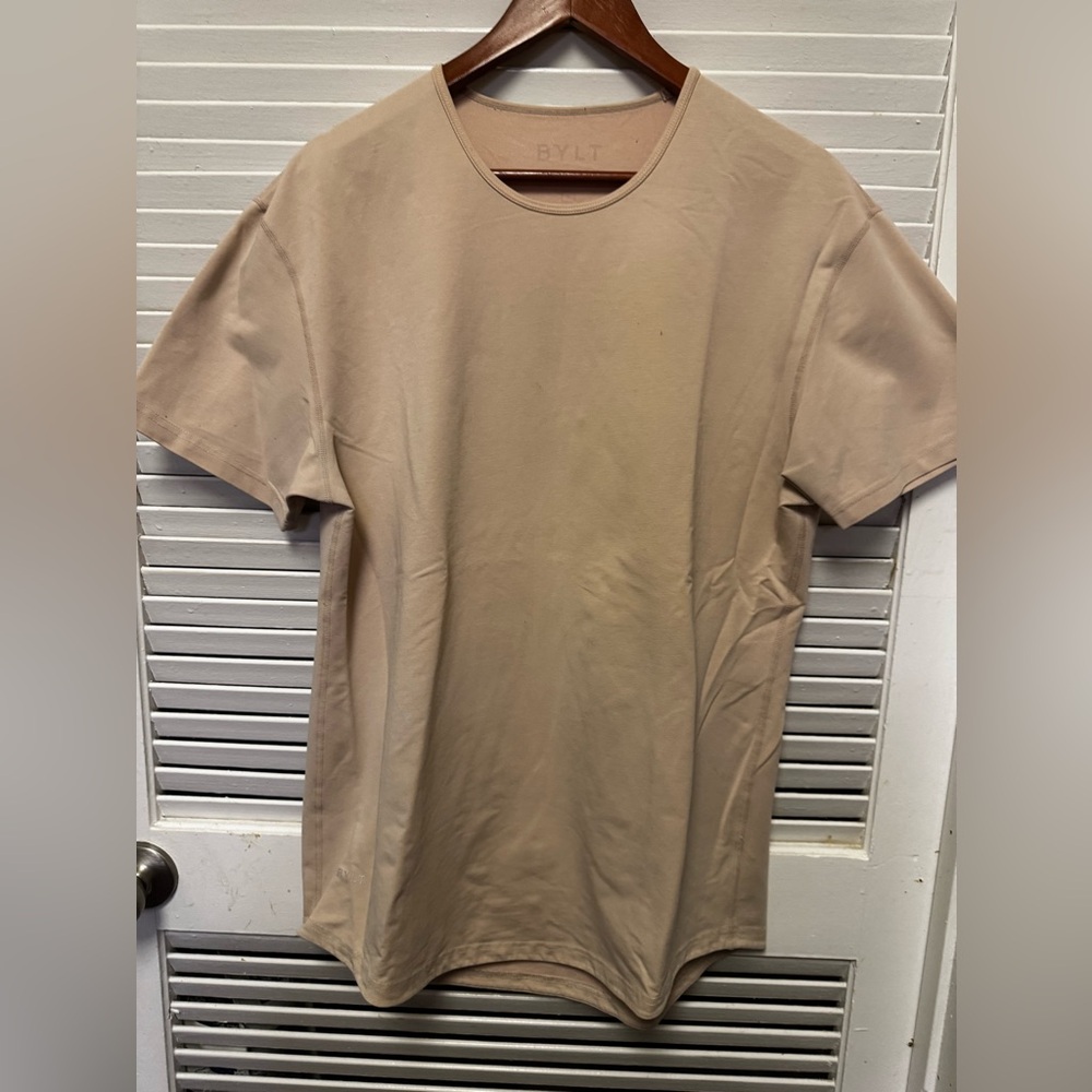 BYLT Drop Cut Signature shirt SAND Large